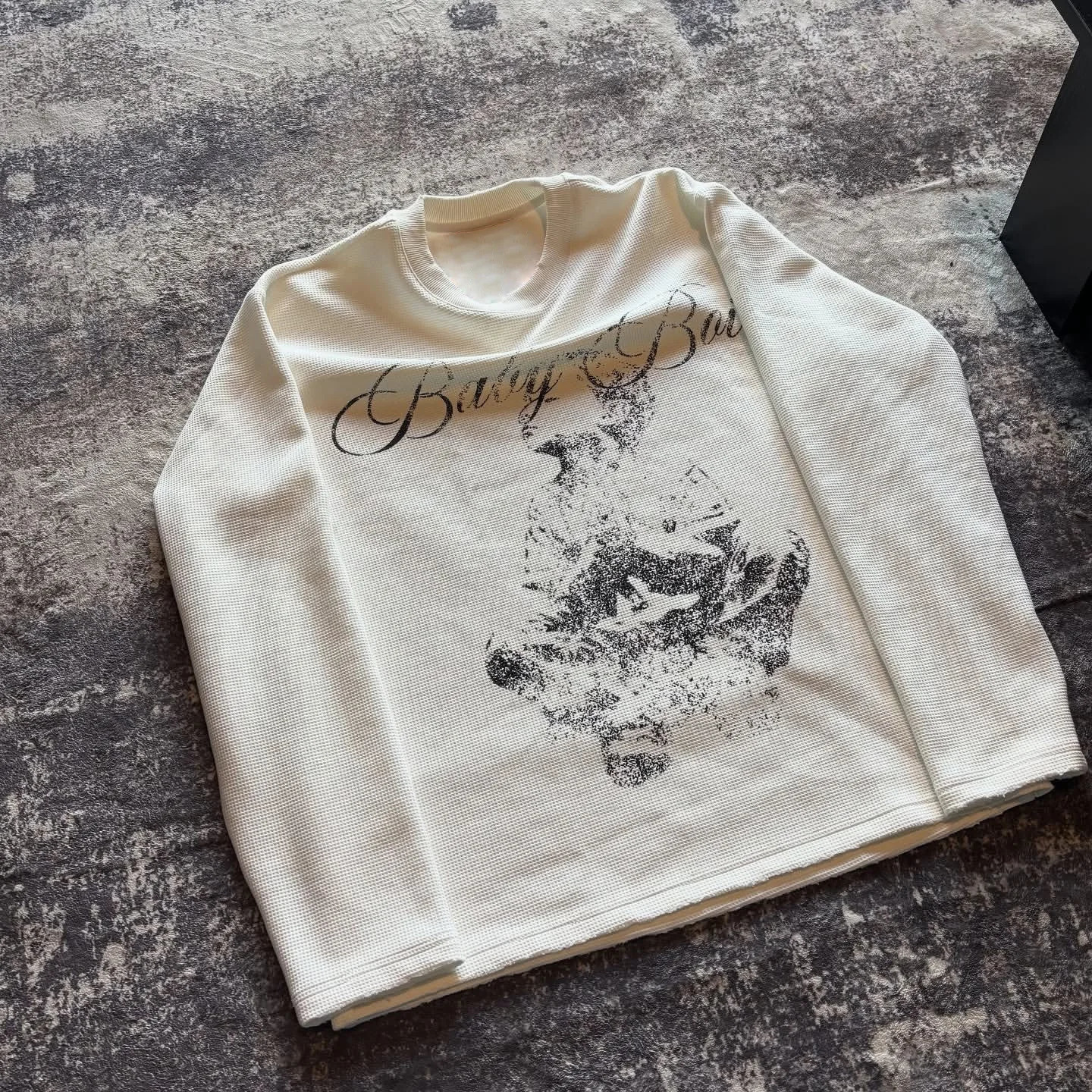 2026 Arrival Women Y2K Waffle Knit Long Sleeve Tee Vintage Angel Letter Graphic Print Raw Hem Loose Casual Top 260403