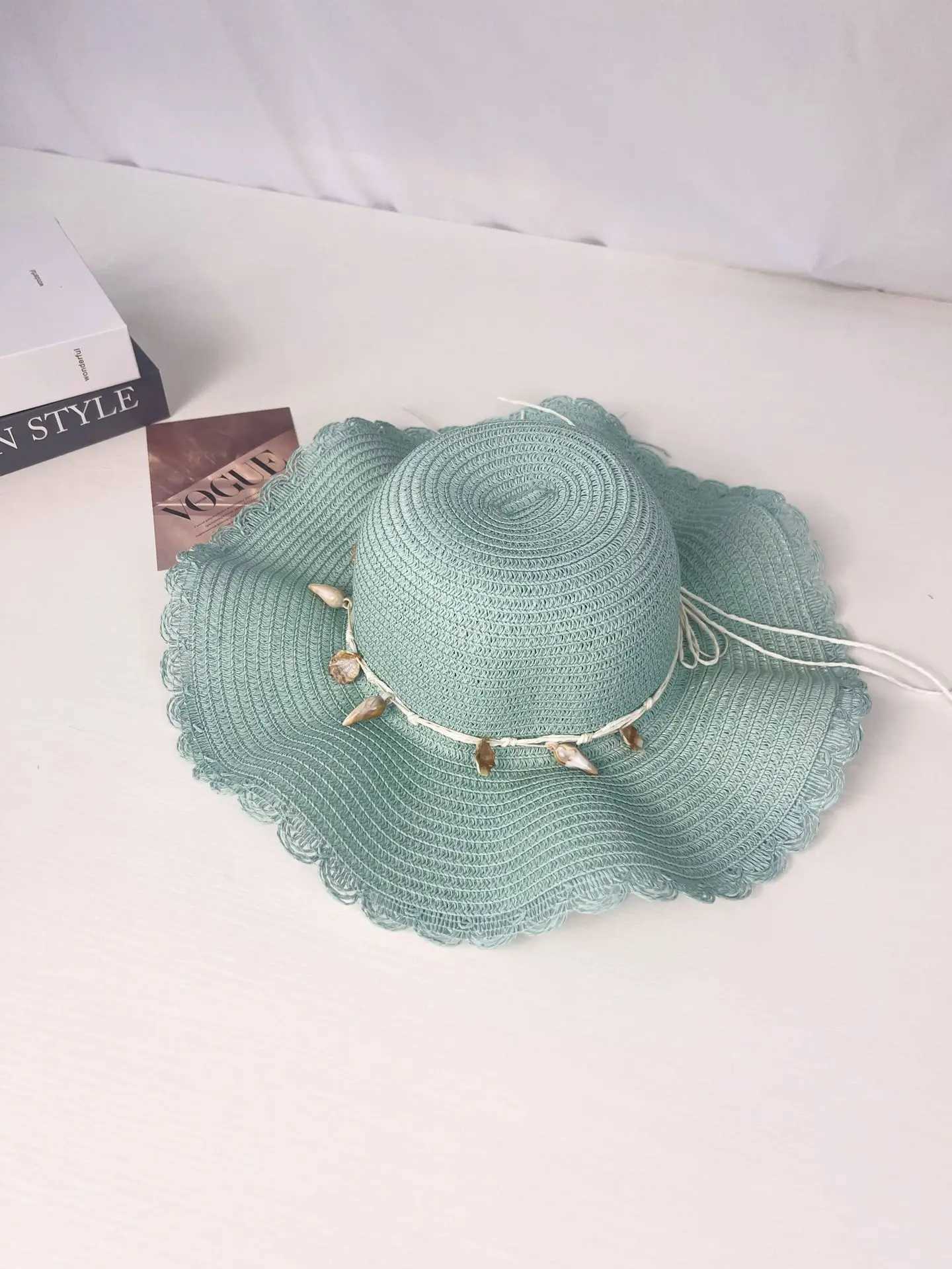 Women Summer Wide Brim Straw Hat Wave Edge Sun Protection Korean Style Beach Outdoor Shell Design Simple Style H260407