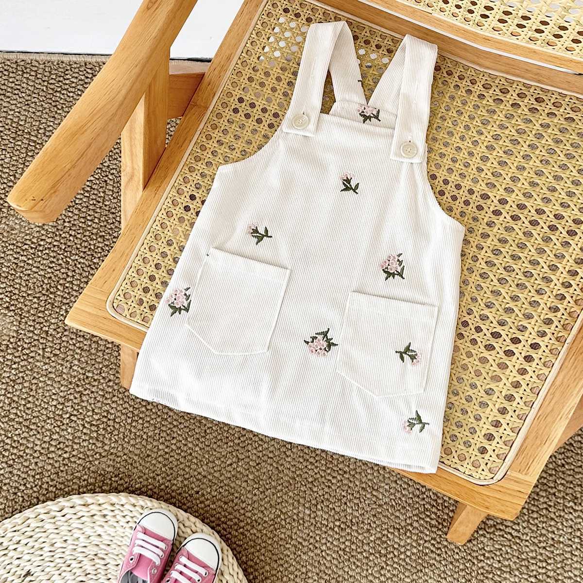 New Infant Baby Girls Strap Dress Flower Embroidery Heavy Denim Dress Pocket Button Bodysuits Kids Autumn Newborn Baby Clothes H260407