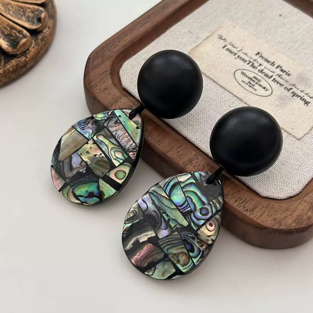 European and American cross-border retro abalone shell earrings for women, fashionable and exaggerated handmade splicing earrings, foreign trade jewel