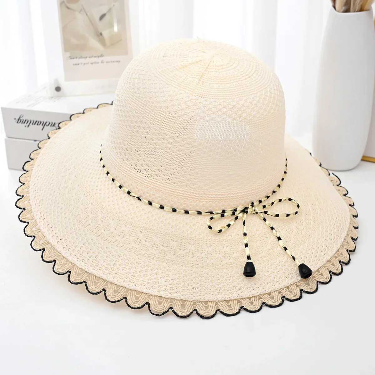 2025 Summer New Womens Wide Brim Straw Sun Hat - Foldable UV Protection Beach Travel Hat for Outdoor Stylish Sunblock H260407