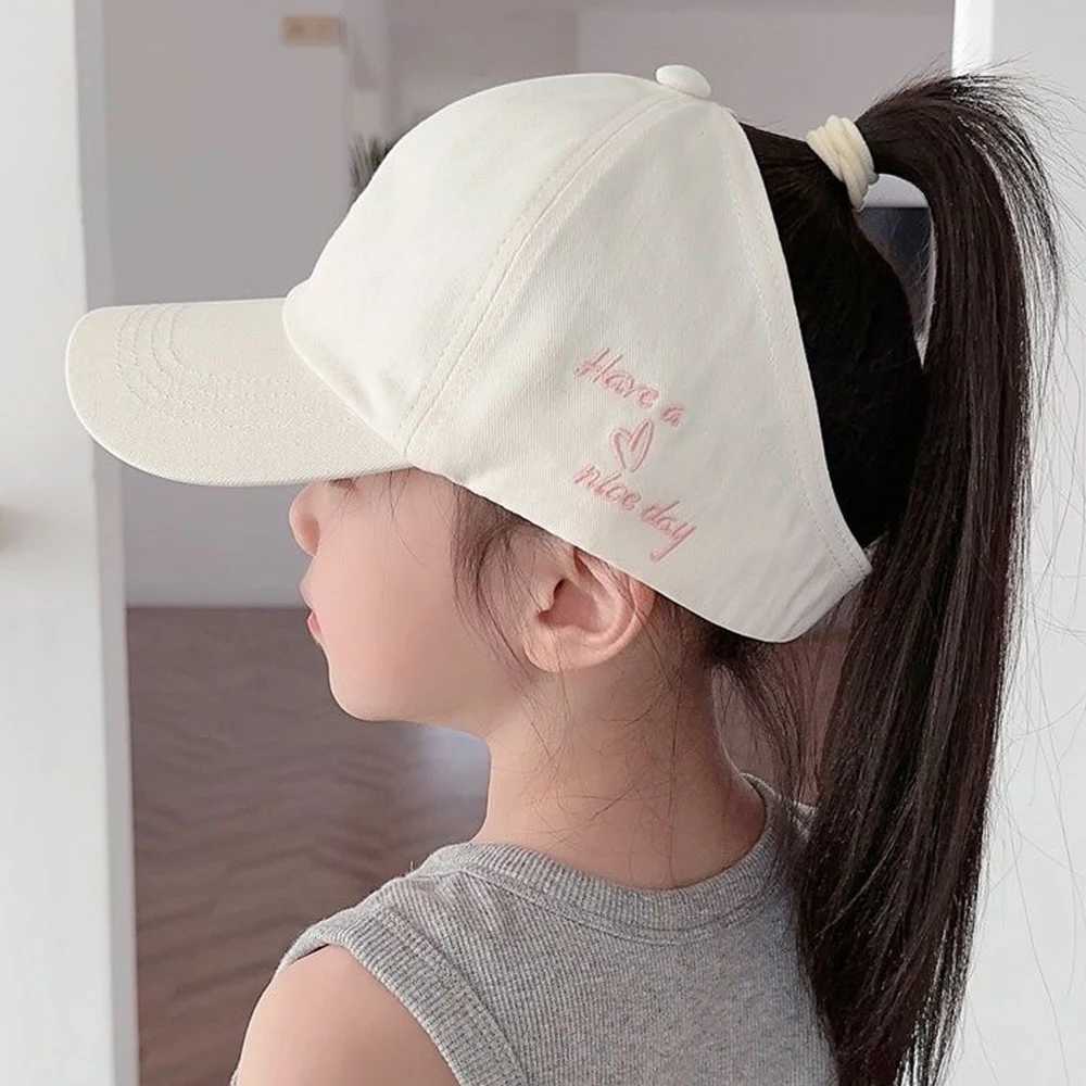 2024 Children Girls Ponytail Baseball Caps Sun Hats Baseball Caps Adjustable Solid Color Love Heart Designs Peaked Caps Hat H260407
