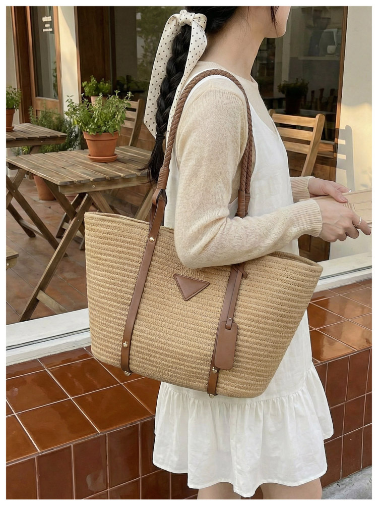 Women's woven straw bag large capacity 2026 summer new single shoulder crossbody bag luxury bag designer free delivery vacation beach bag backpac