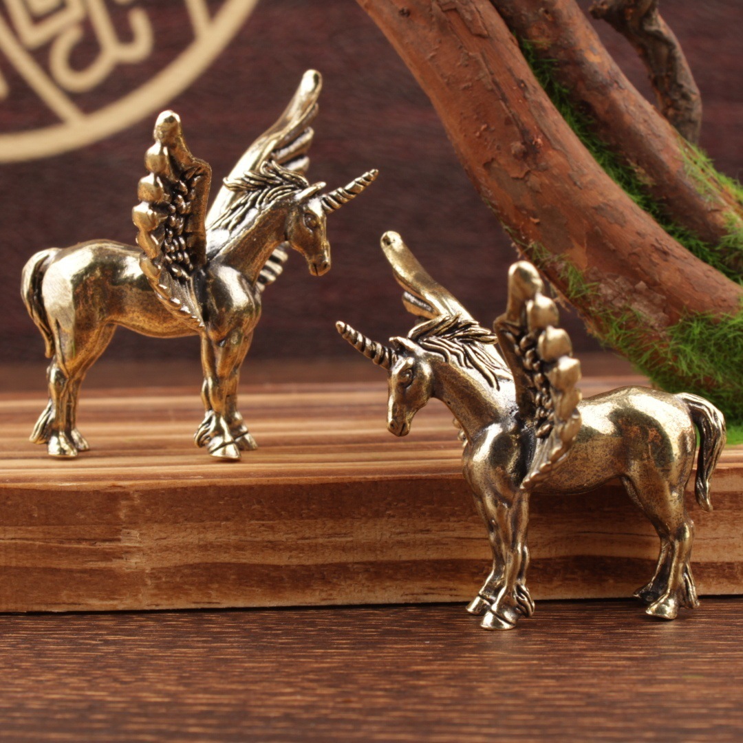 Ornament Unicorn Pegasus Creative Retro Craft Brass Rotating Pony Home Office Desktop Decoration