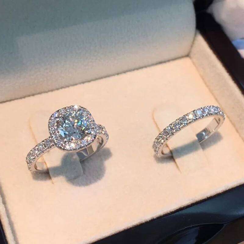 Wedding Rings 2pcs/Set Luxury Crystal Female AAA Zircon Stone Super Flash Diamond Ring Set Fashion Bridal Ultra Sparkling Jewellery Wedding Sets for W - view 5