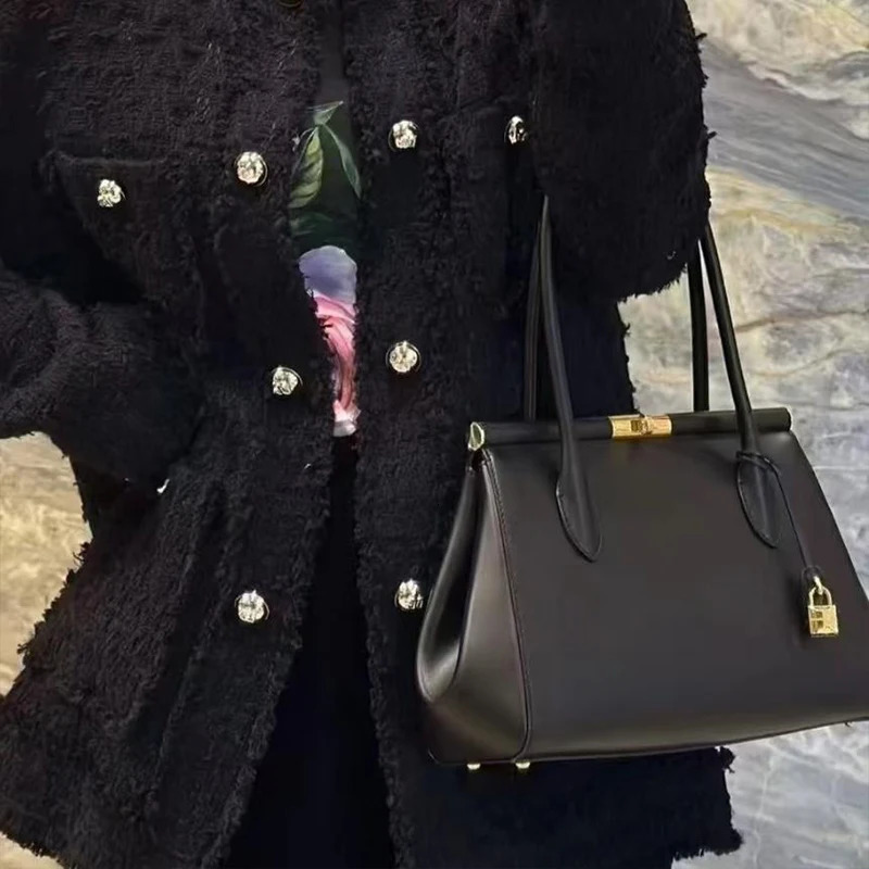 y Leather Handbag Large-capacity Briefcase With Gold Clasp Women Elegant Shoulder Crossbody Bag Clip n Tote Bag 260403