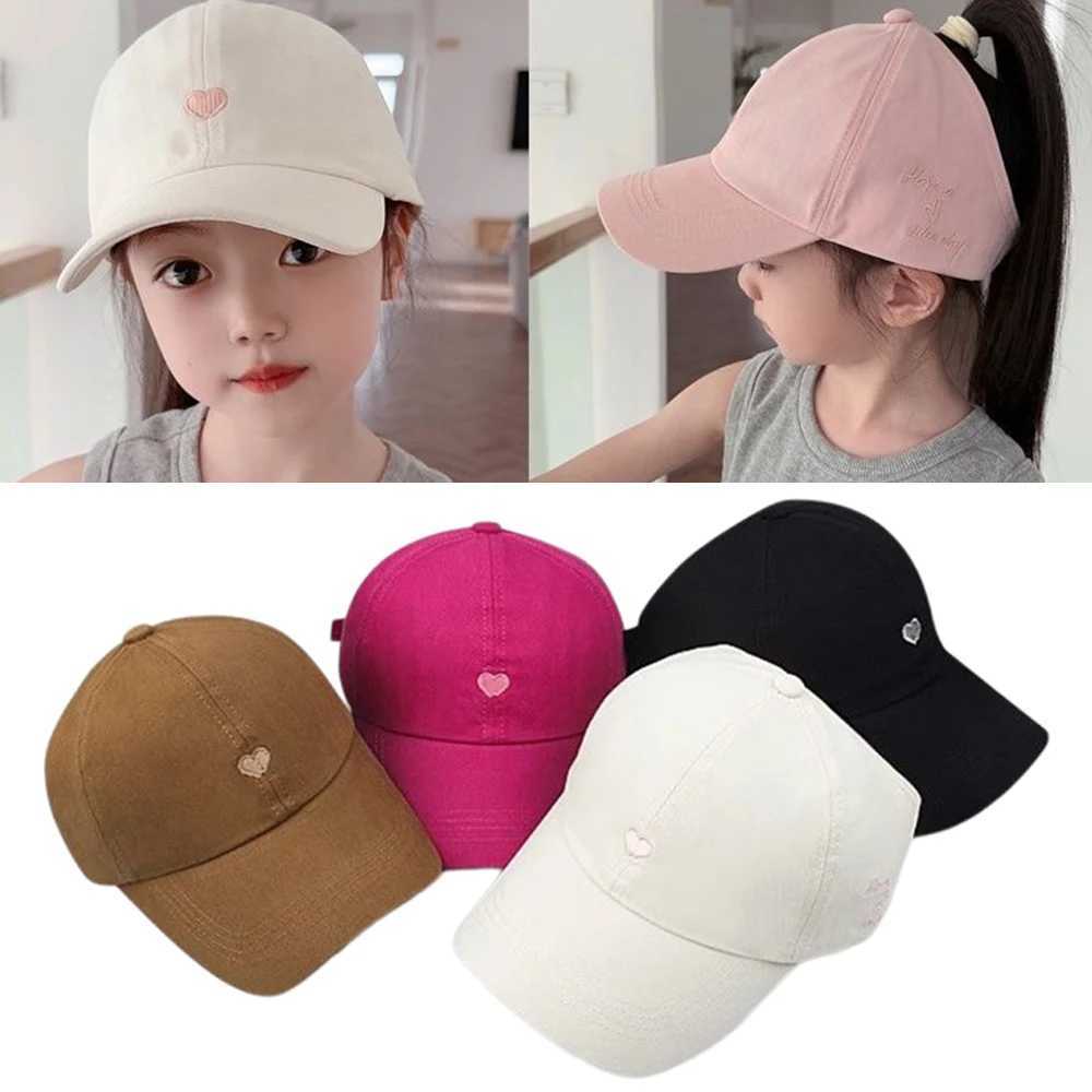2024 Children Girls Ponytail Baseball Caps Sun Hats Baseball Caps Adjustable Solid Color Love Heart Designs Peaked Caps Hat H260407