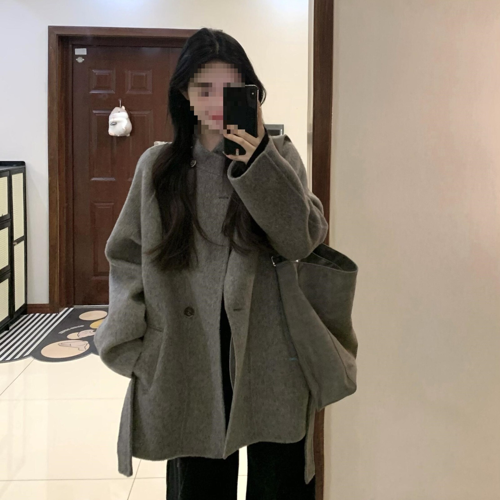 Midlength gray woolen coat for women 2025 autumnwinter collection Hepburn style woolen coat for petite women 251223