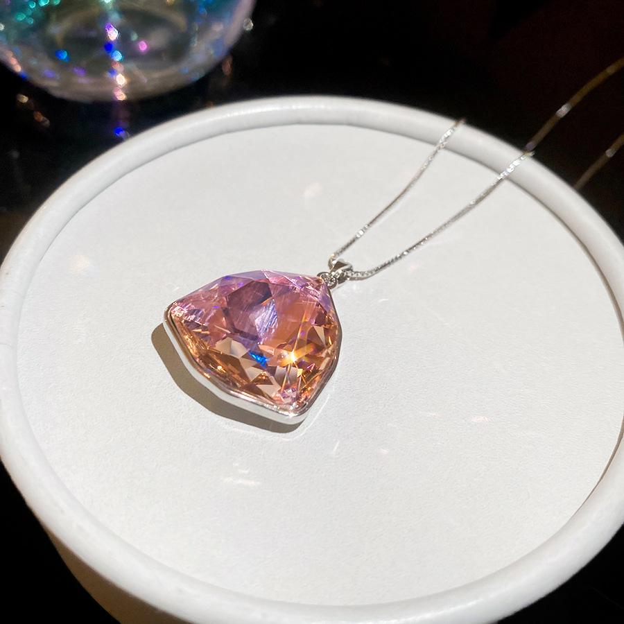 Silver needle French heart zircon necklace light luxury high-end fashion unique design niche appeal - view 7