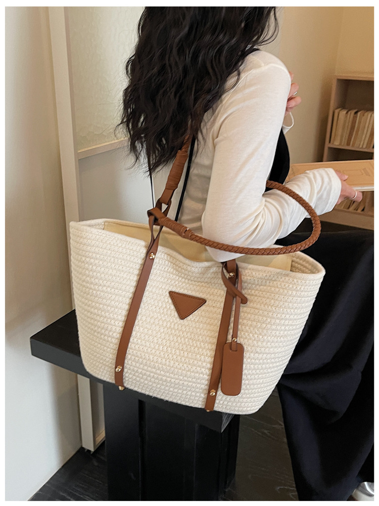 Women's woven straw bag large capacity 2026 summer new single shoulder crossbody bag luxury bag designer free delivery vacation beach bag backpac