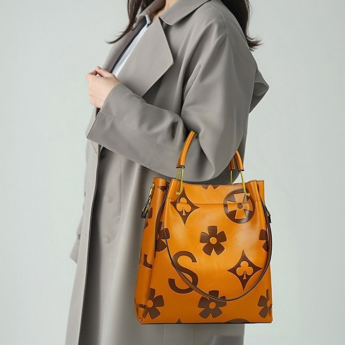 Handbag, women's cross-border new style bag, high-end and fashionable embossed tote bag, large capacity mother and child bucket bag