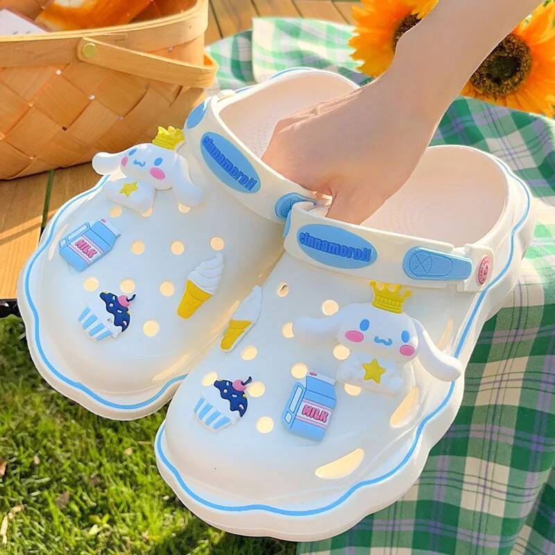 Cute Sanrio Hello Kitty Slippers Crocs Female Cartoon Accessories Outdoor Thick Bottom Eva Non-Slip Soft Sandals Gift