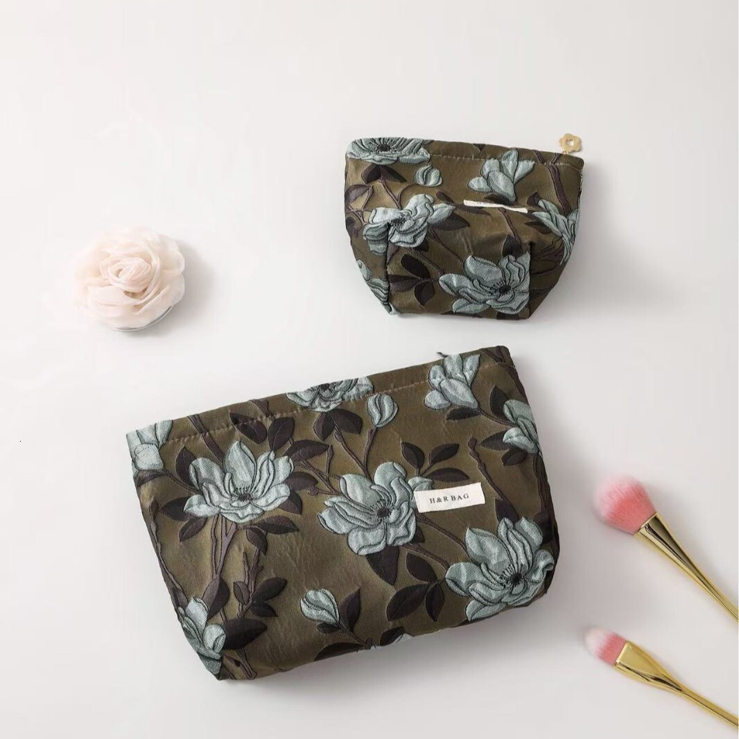 Cosmetic Bag Vintage Exquisite Magnolia Flower Large Capacity Portable Storage Travel Skincare Handheld Inner Bag