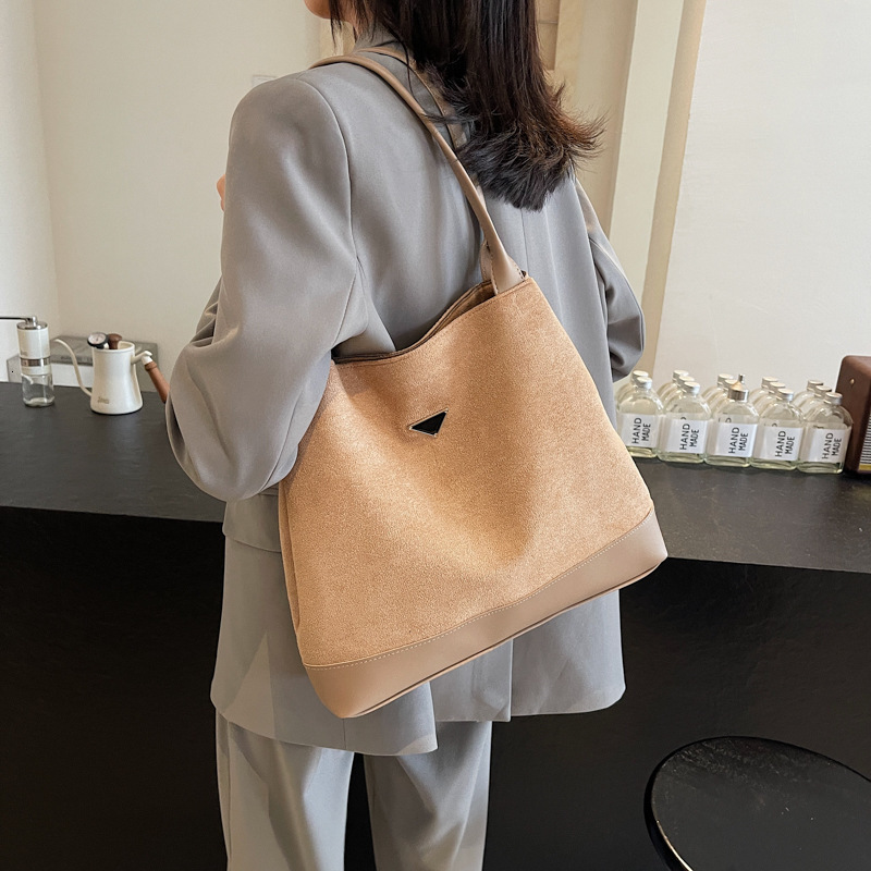 2026 New Arrival Suede Hobo Shoulder Bag, Women's Beige Faux Suede Handbag, Trendy Casual Large Capacity Tote for Daily Commute