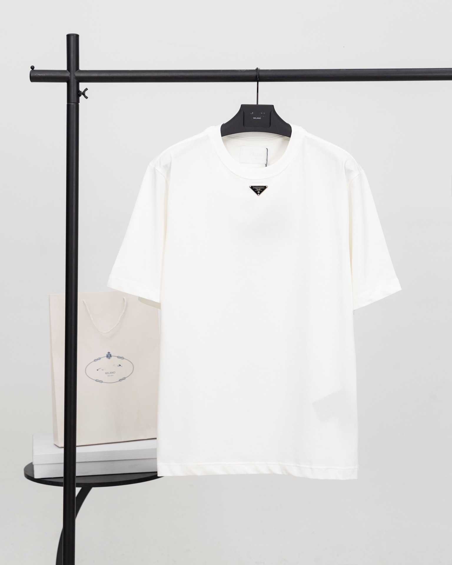 Men's Summer Casual T-Shirt Fashion Luxury Brand Cotton Soft Comfortable Simple Triangle Badge Round Neck Short Sleeve TopT260228