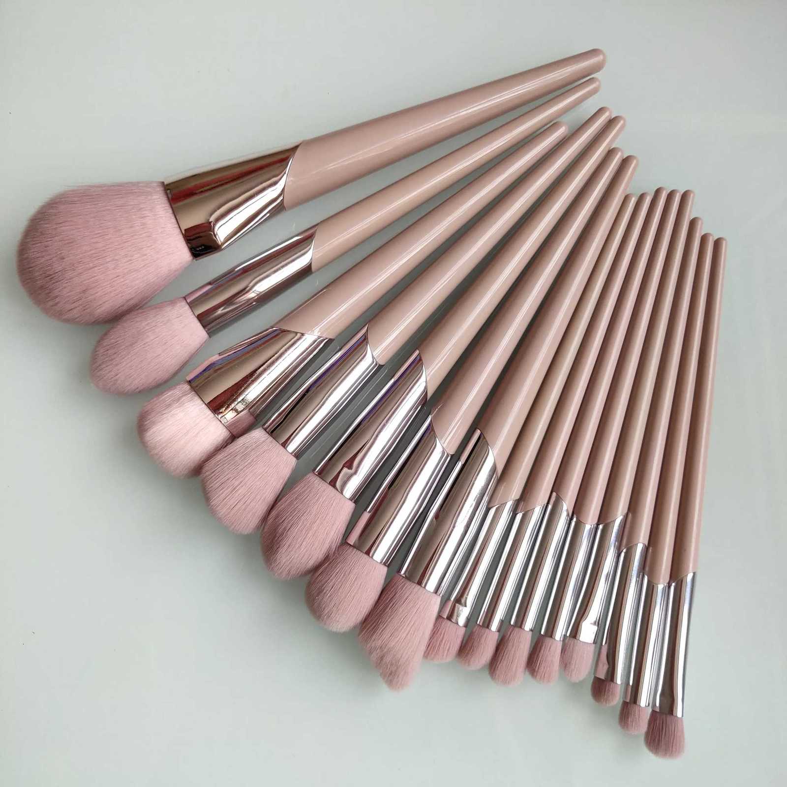 PINK Makeup Brushes Set Full Bodied Foundation Brush 110 Cheek Hugging Highlight 120 Eyeshadow 15pcs Cosmetic Brush Kit Z260408