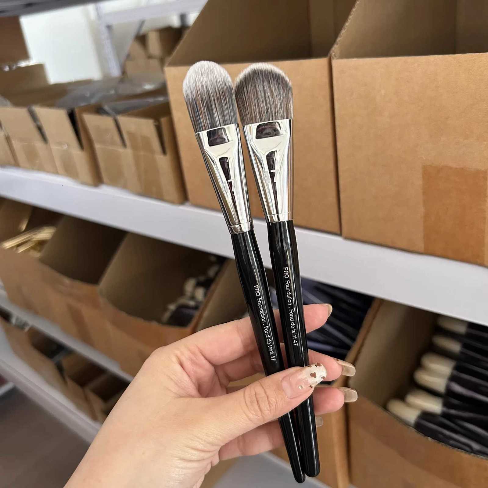 No47 Professional Foundation Brush Broom Head Liquid Foundation Shadow Repairing Brushes Women Face Base Makeup Beauty Tools Z260408