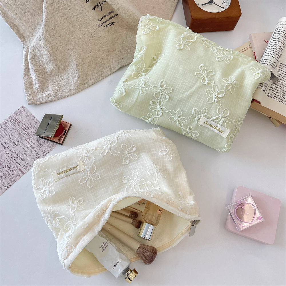 Clutch Bag Lace Three Dimensional Embroidery Makeup Lipstick Skincare Portable Storage Large Capacity