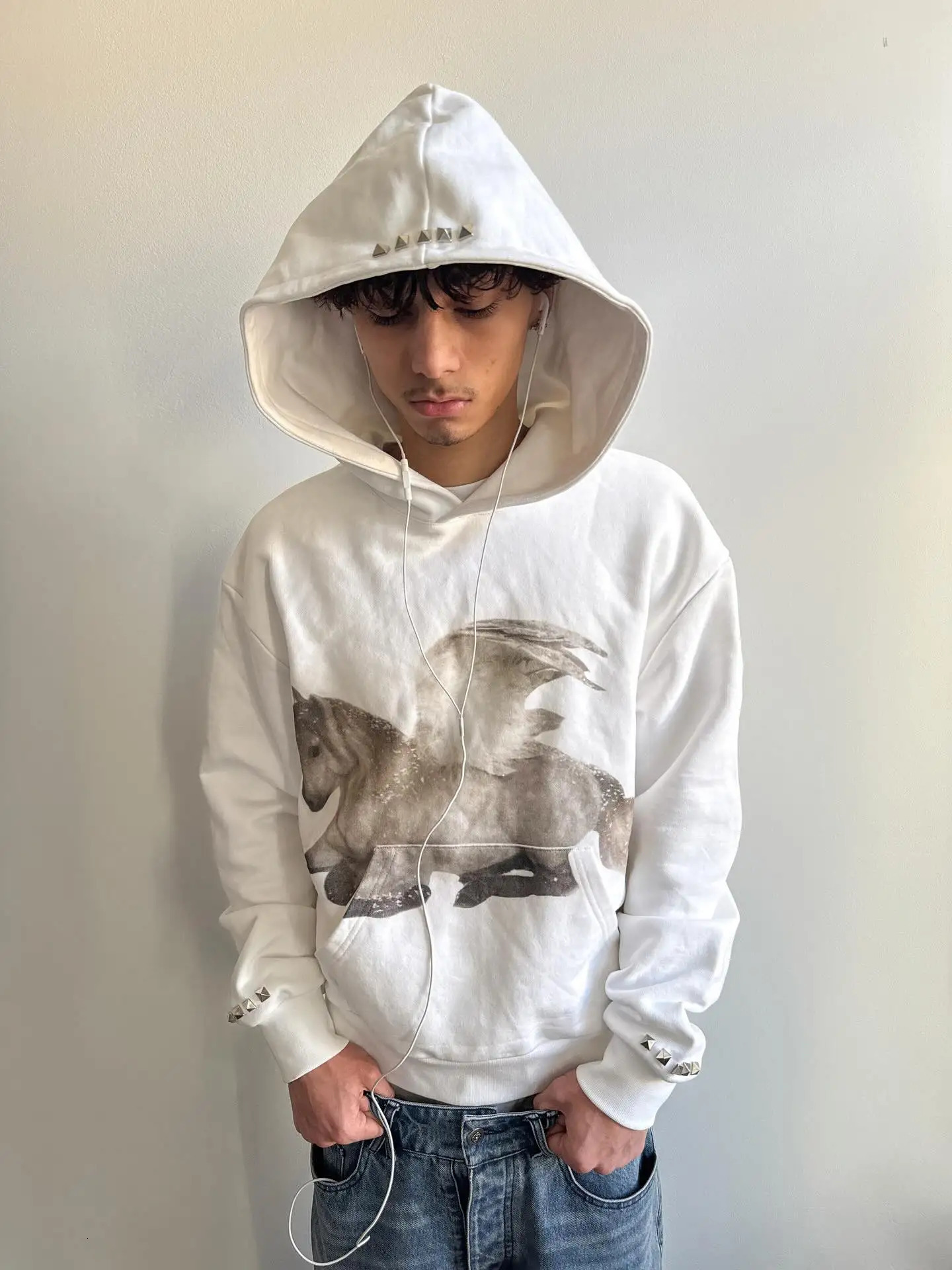 Y2K Flying Horse Hoodie Pure White Fabric Sweatshirt Men Women Fashion Art Simple Streetwear Unisex Oversized Clothing 260407