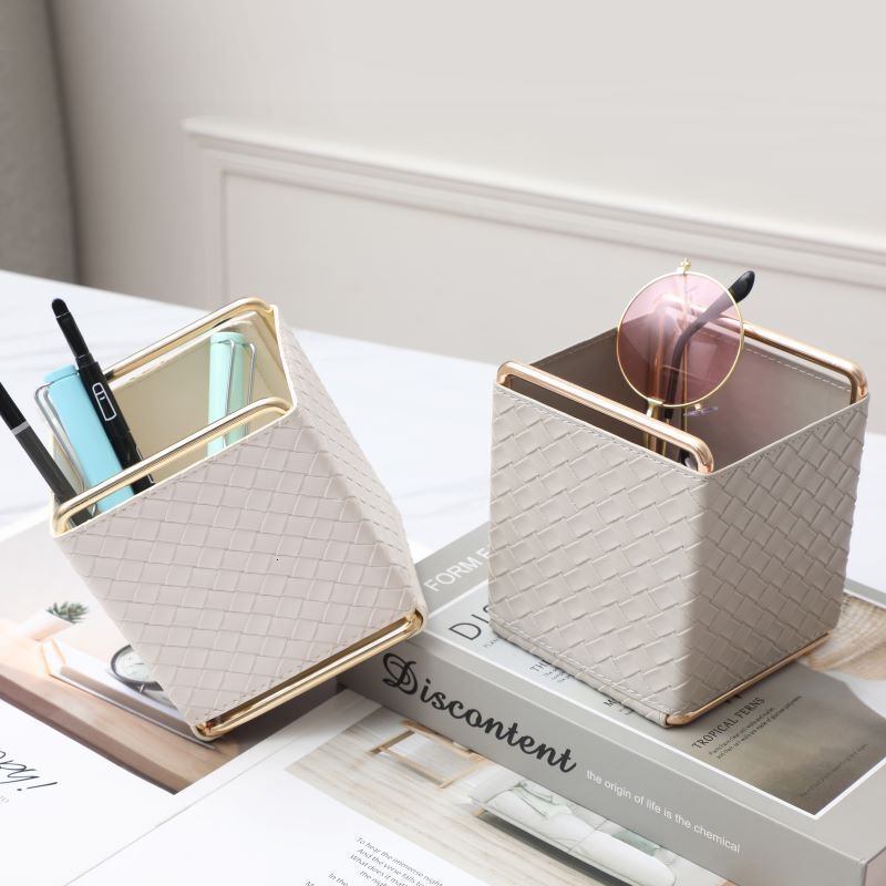 Storage Basket Nordic Ins Style Woven Leather Diamond Lattice Desktop Remote Control Organizer Metal Makeup Brush Pen Holder