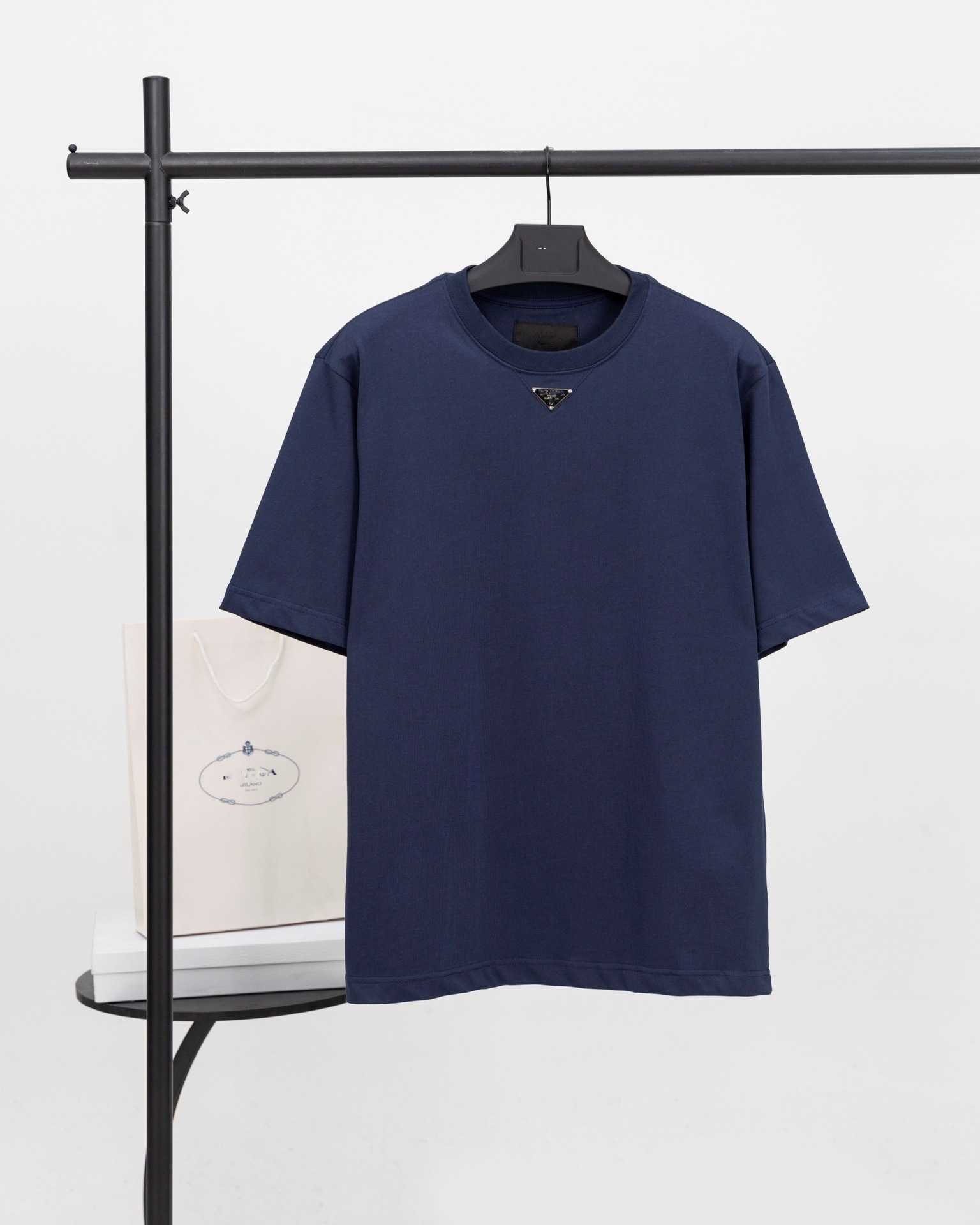 Men's Summer Casual T-Shirt Fashion Luxury Brand Cotton Soft Comfortable Simple Triangle Badge Round Neck Short Sleeve TopT260228