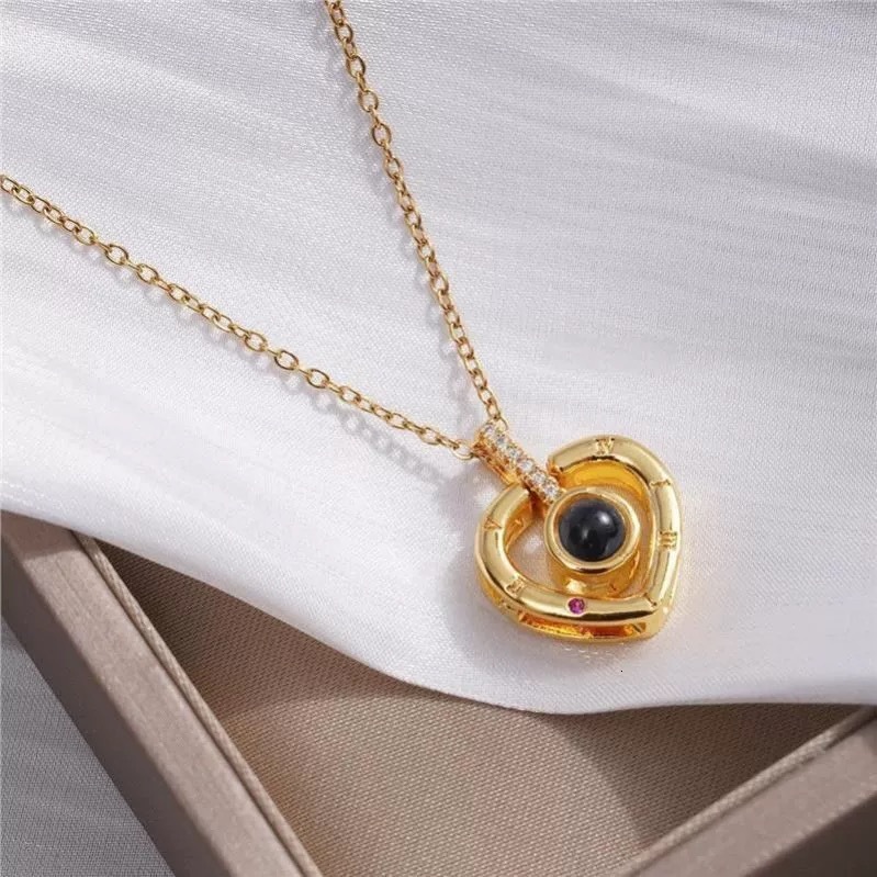 Designer Necklace - Fashionable Love Commemorative Necklace - Light Luxury - Roman Numeral Design - Valentine's Day Gift - Suitable For Giving To