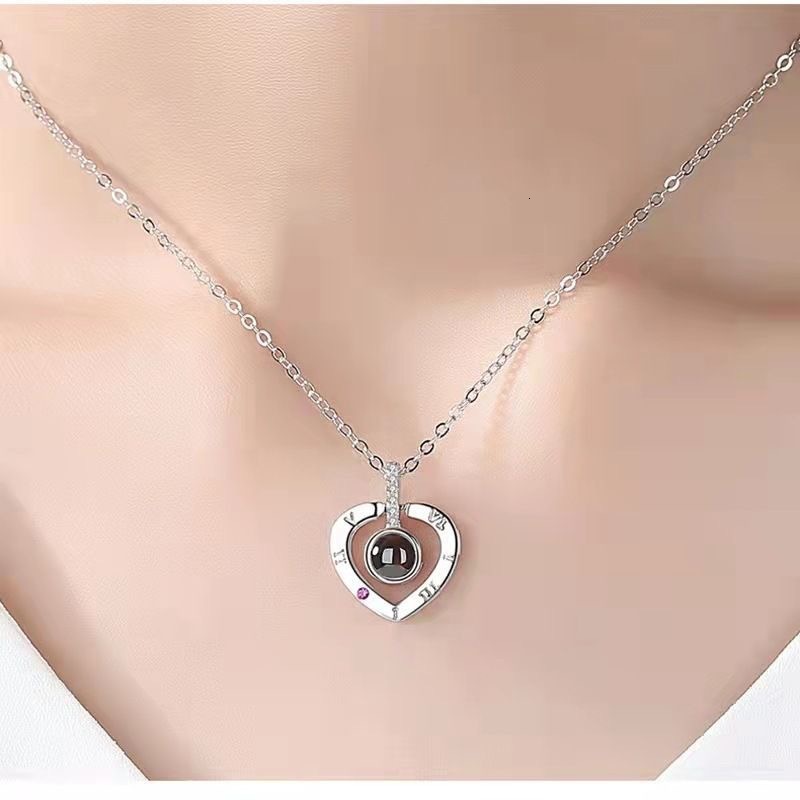 Designer Necklace - Fashionable Love Commemorative Necklace - Light Luxury - Roman Numeral Design - Valentine's Day Gift - Suitable For Giving To