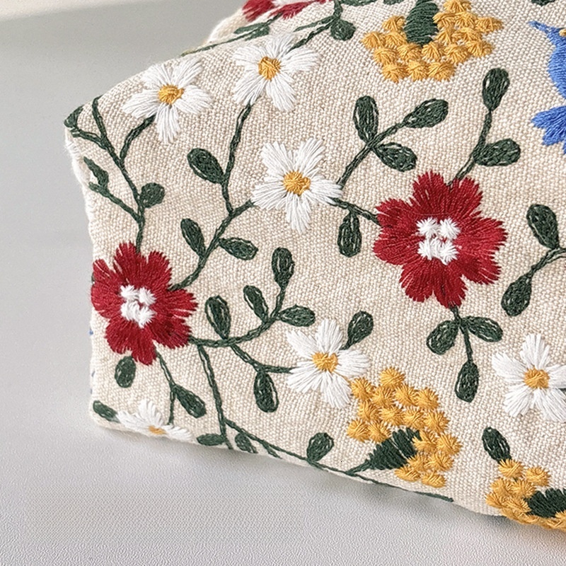 Tissue Box Cover Ins Embroidery High End Fabric Cotton Linen Desktop Tissue Dispenser For Home Bedroom Living Room Black White Flower Style
