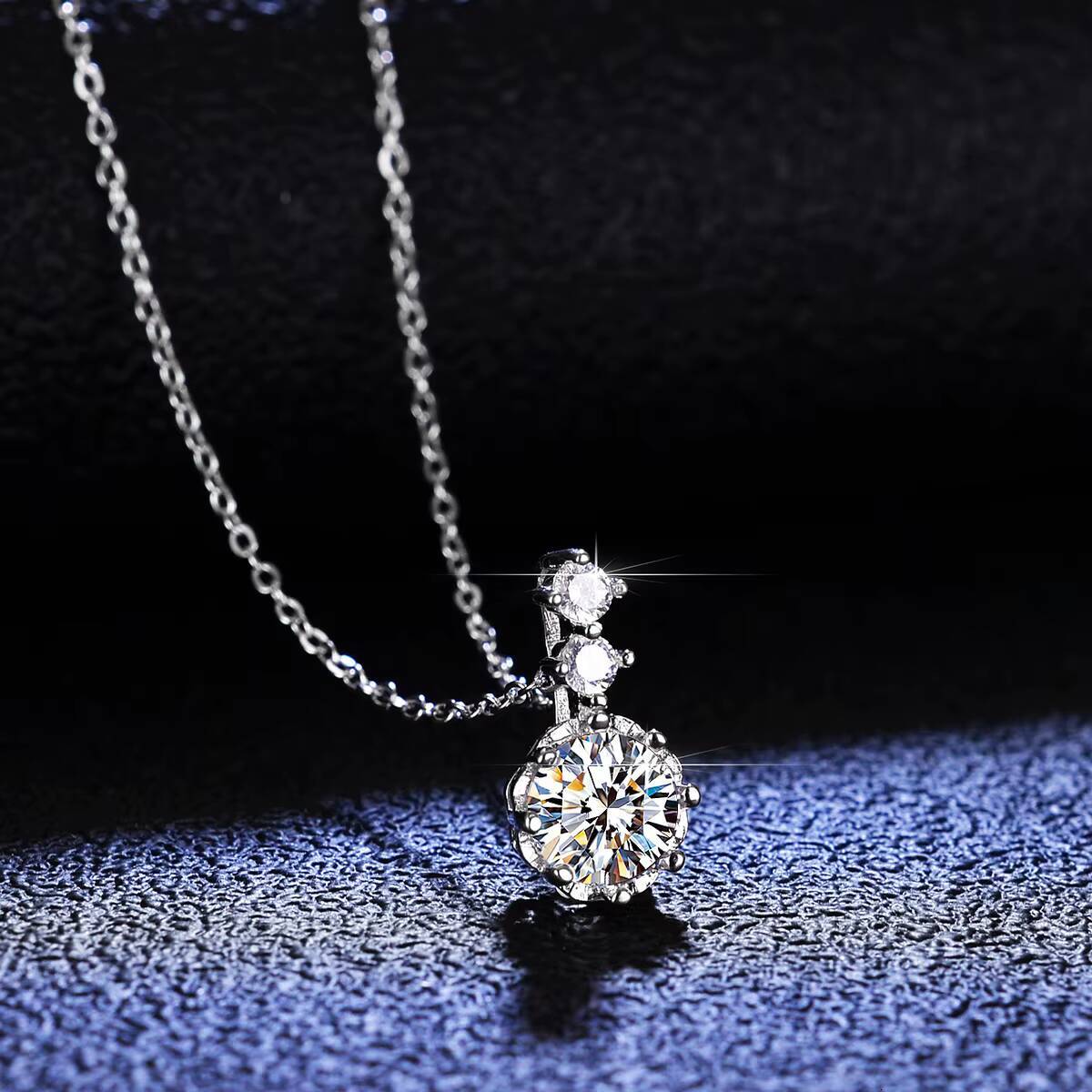 Korean Trend Moissanite Four-Leaf Clovers Inlaid With Diamond Lucky Daily Versatile Necklace Pendant for Girlfriend for Gift