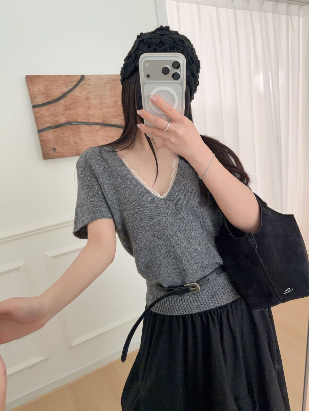 Spring and summer new short sleeved knitted shirt with French ballet style lace patchwork V-neck women's top