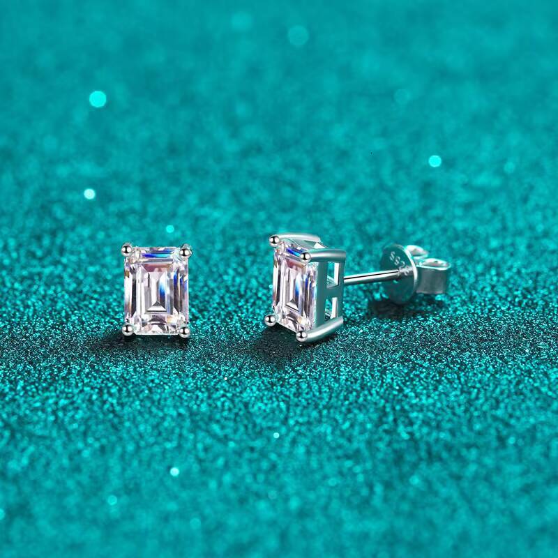 Wholesale Fine Jewelry S925 Sterling Silver Fashion Stud Earrings Emerald Cut Lab Grown Diamonds Moissanite Earrings for Women