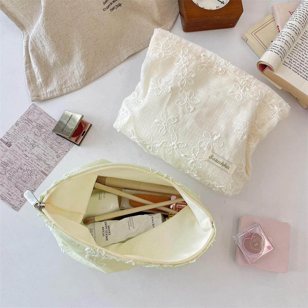 Clutch Bag Lace Three Dimensional Embroidery Makeup Lipstick Skincare Portable Storage Large Capacity