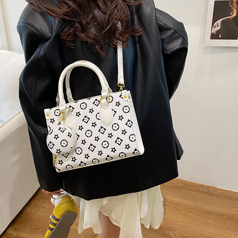 Summer New Fashionable Retro Women's Textured Ladies Shoulder Bag Commuter Handbag