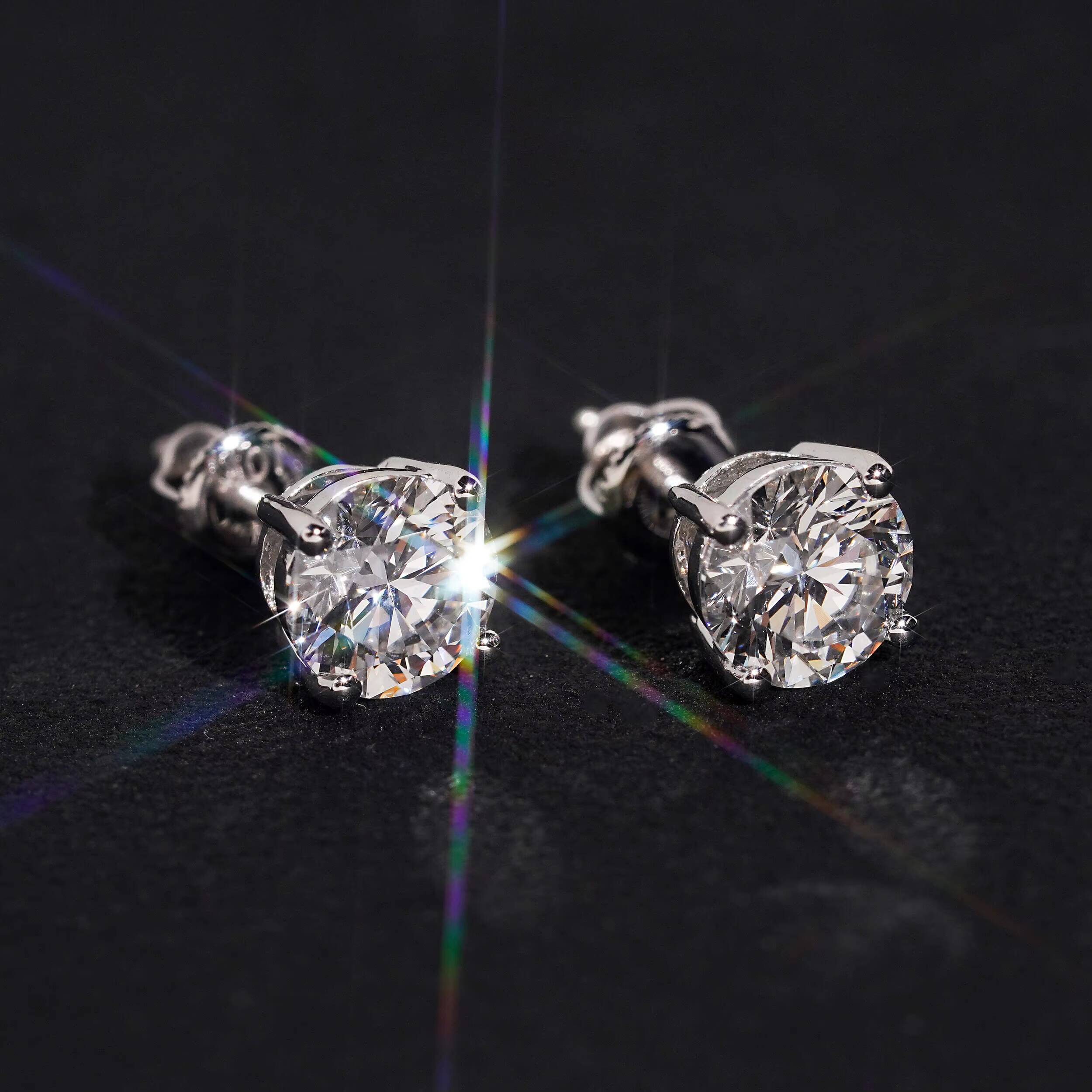 IGI Certificated 10K White Gold D Color VVS 1 CT Per Stone CVD Diamond Stud Earrings