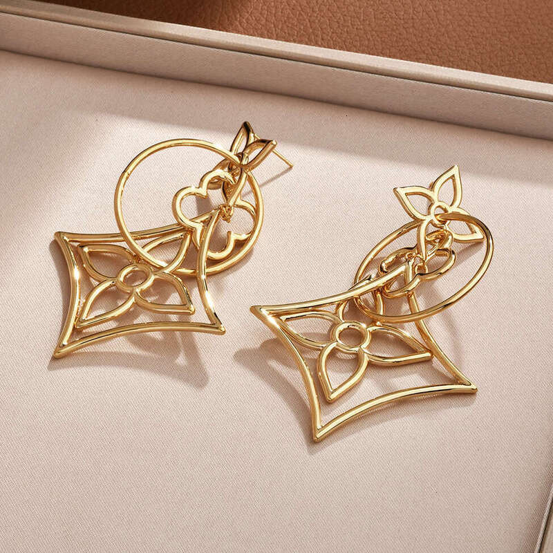 Stud Earrings Woman Luxury Designer Earring Fashion Gold Geometric Hollow Square Circle Earrings Perfect for Women Casual Gathering Daily Wear