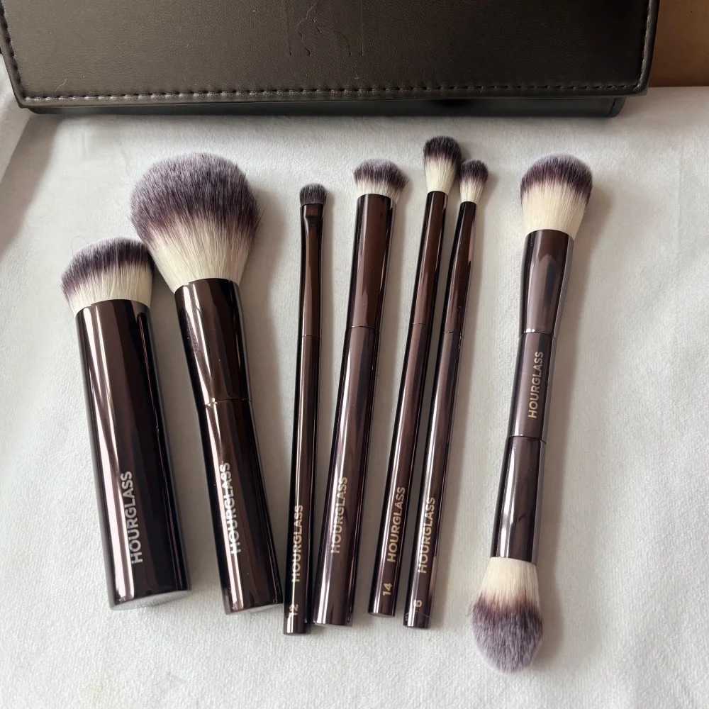 Hourglass Vegan Makeup Brush Set 7pcs High Quality Synthetic Hair Metal Handle Travel Cosmetic Brushes Kit with Pouch Box Z260408
