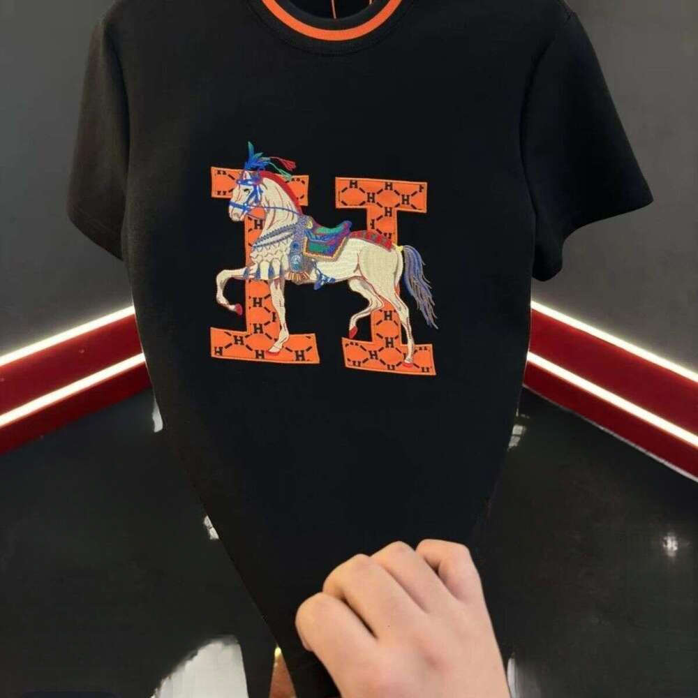 2025 New Round Neck Embroidered Short Sleeve Summer Fashion Men's Trendy Casual Couple Light Luxury T-Shirt Versatile Top