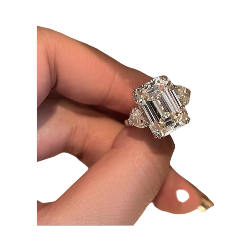 Design S925 Sterling Silver Emerald Cut Ring for Women Luxury Three Stone Engagement Ring Party Wedding Jewelry Gift