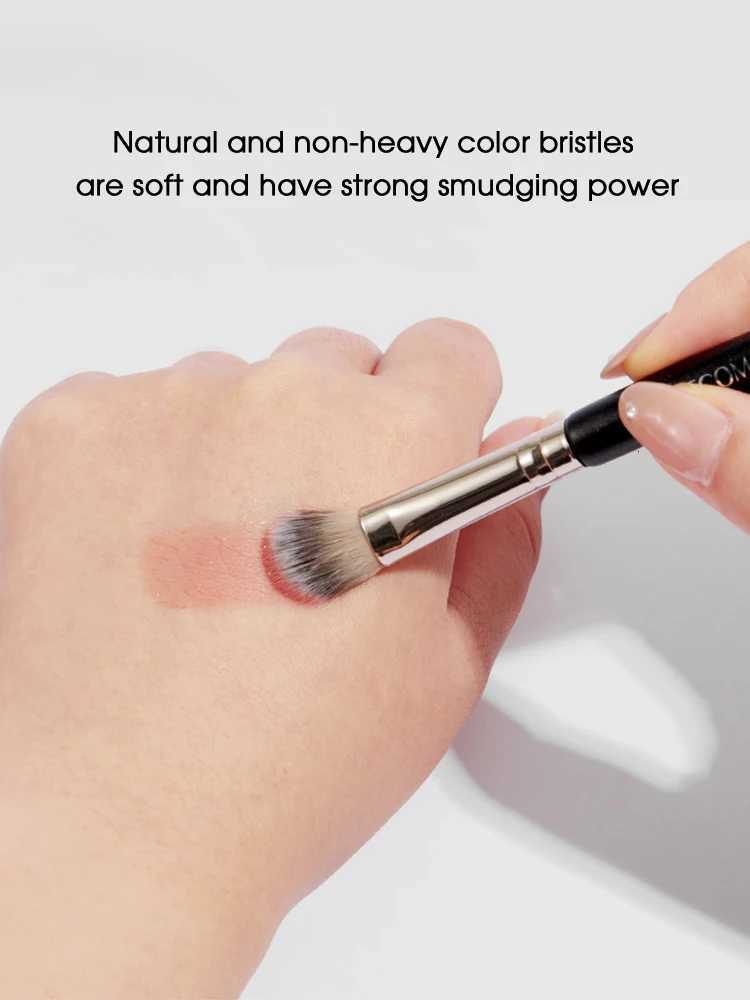 Double-headed painting eyeshadow brush novice makeup brush soft hair does not eat powder natural dizzy dye easy makeup Z260408
