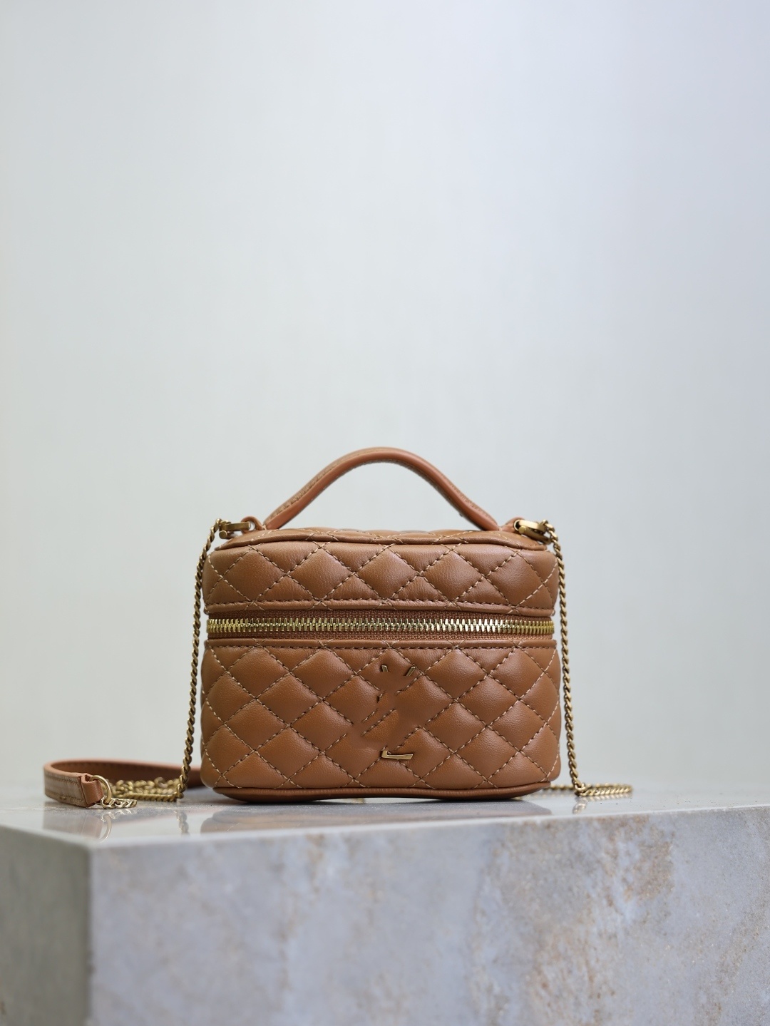 26 new chain makeup bag, simple and elegant