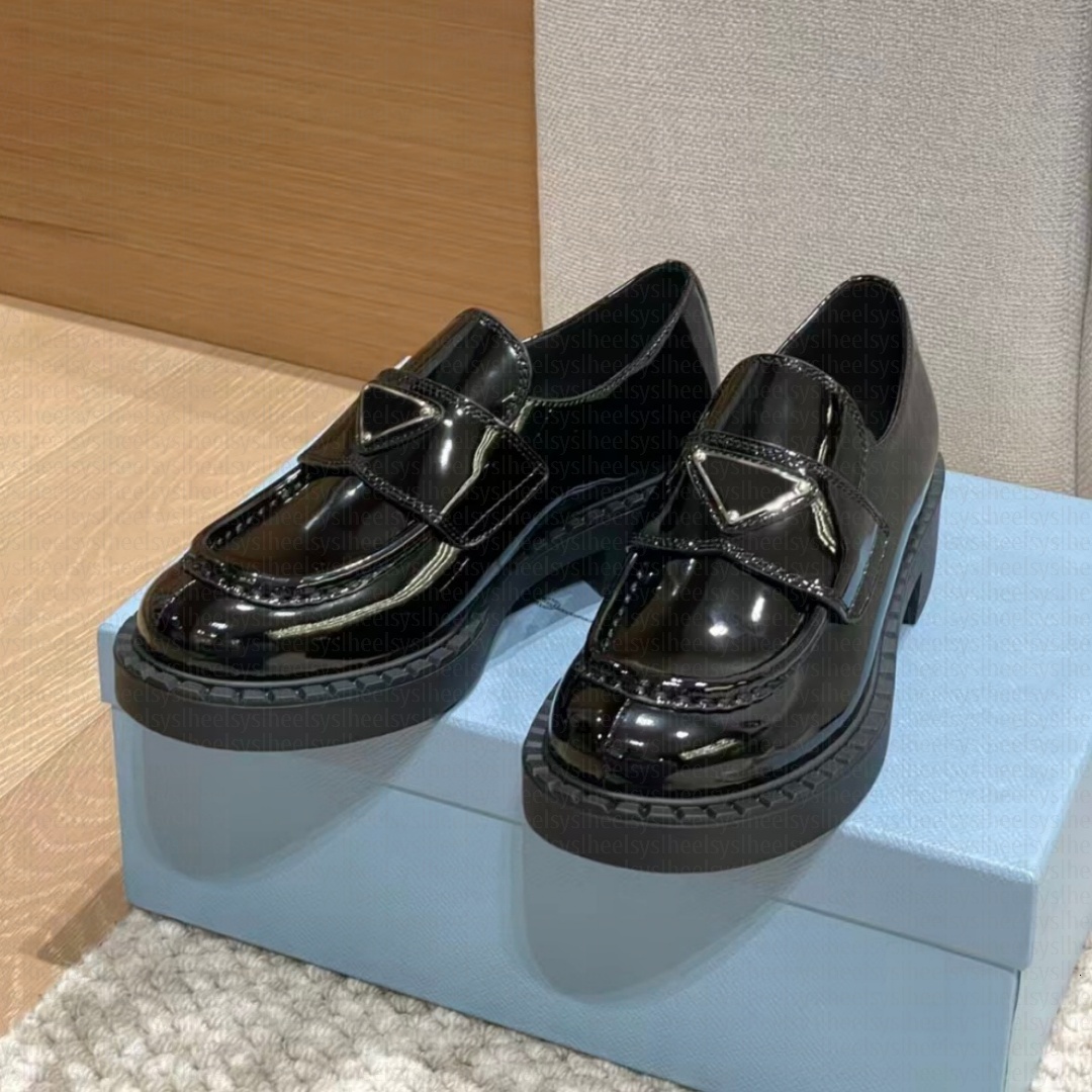 Designer Loafers womens loafers Monolith Leather Brushed men loafers Classic Triangle Patent loafers Oxford loafers Chunky Sneakers Platfrom loafers Dress Shoes
