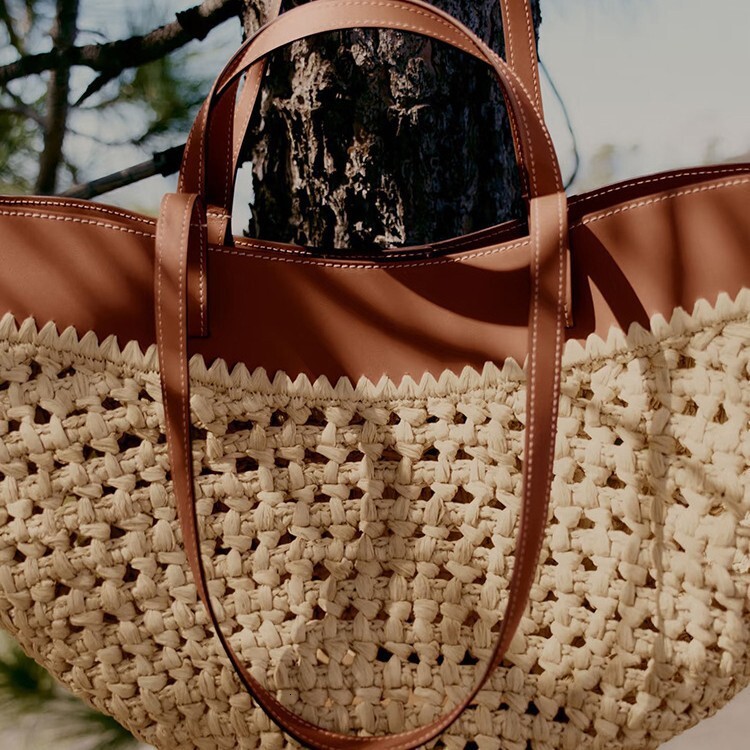2026 new women's grass beach bag, fashionable and woven, large capacity single shoulder handbag, spring and summer single shoulder bag