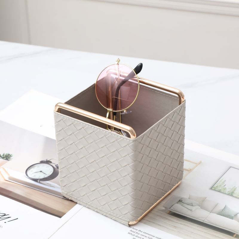 Storage Basket Nordic Ins Style Woven Leather Diamond Lattice Desktop Remote Control Organizer Metal Makeup Brush Pen Holder