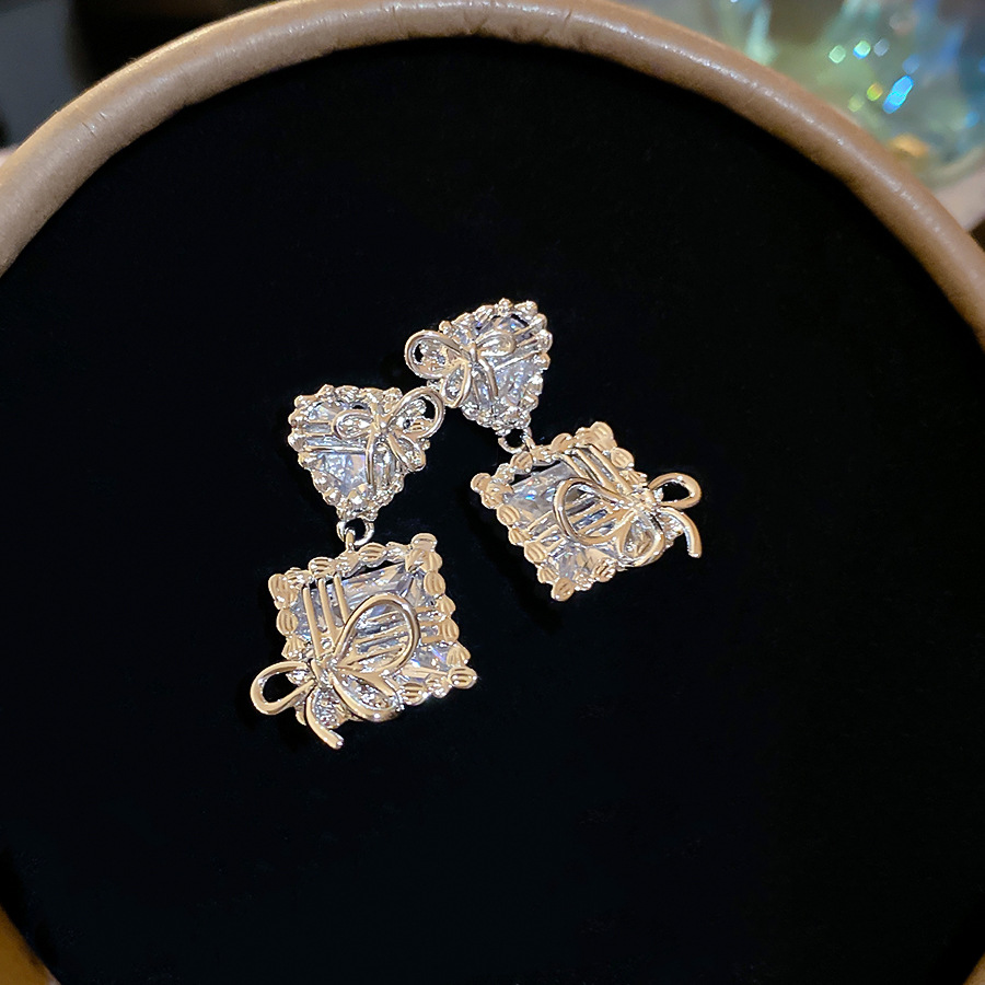 Silver needle zircon heart-shaped square bow earrings, simple stylish, versatile elegant, light luxury and high-end feel - view 8