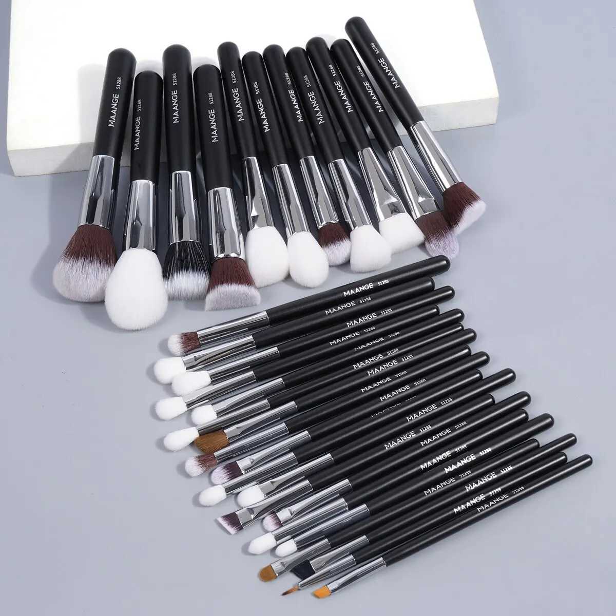 30PCs Professional Makeup Brushes Set Cosmetic Beauty Tools Foundation Eyeshadow Concealer Blend Brushes Fluffy Bristle Powder Z260408