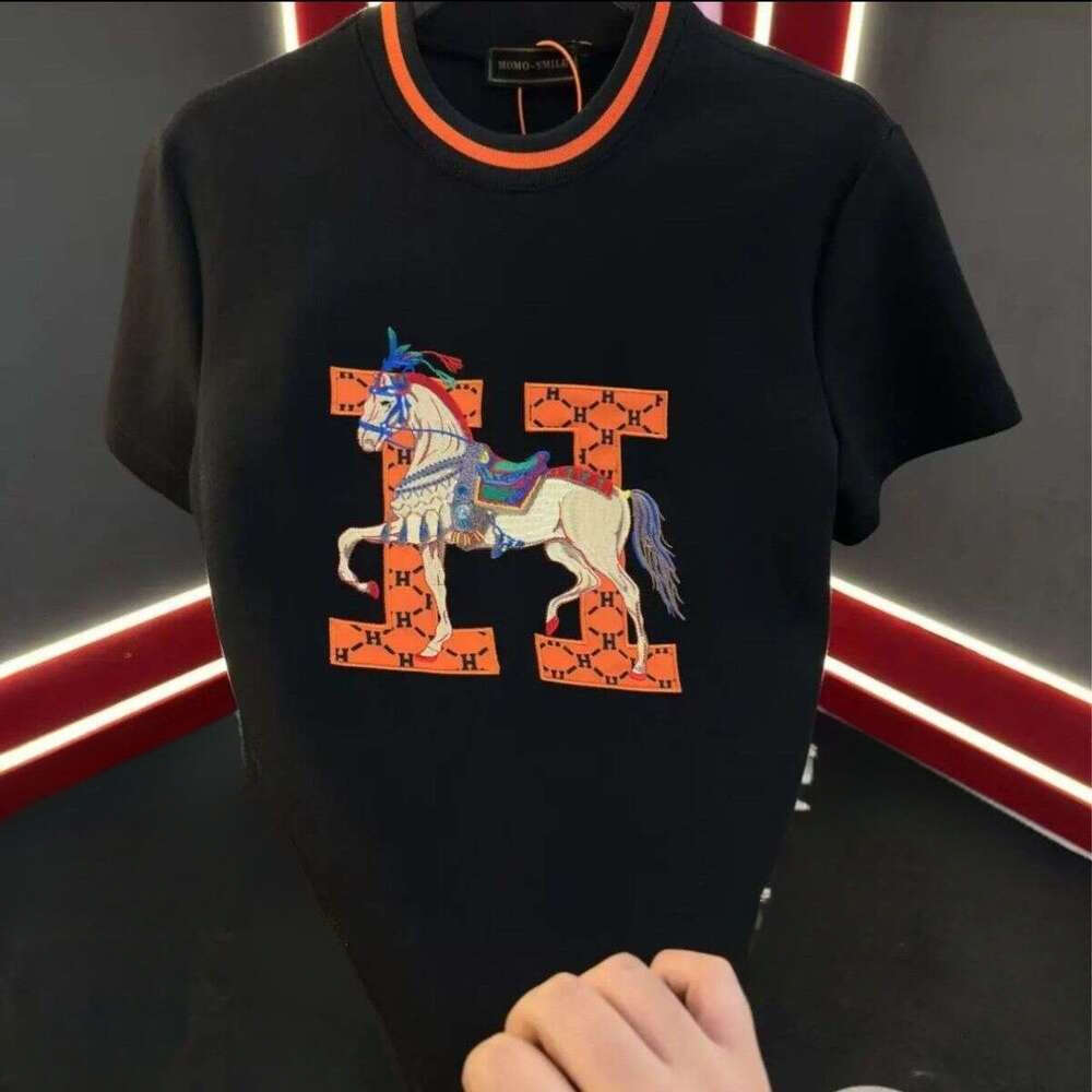 2025 New Round Neck Embroidered Short Sleeve Summer Fashion Men's Trendy Casual Couple Light Luxury T-Shirt Versatile Top