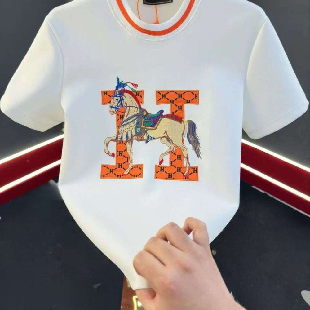 2025 New Round Neck Embroidered Short Sleeve Summer Fashion Men's Trendy Casual Couple Light Luxury T-Shirt Versatile Top