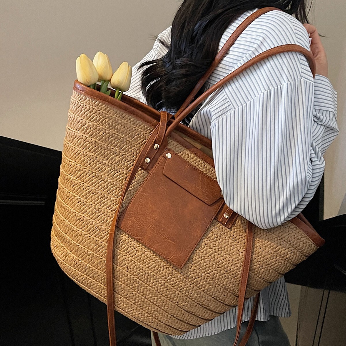 Large Straw Woven Tote, Women's Woven Beach Shoulder Bag with Leather Pocket, Trendy 2026 Casual Travel Tote for Summer