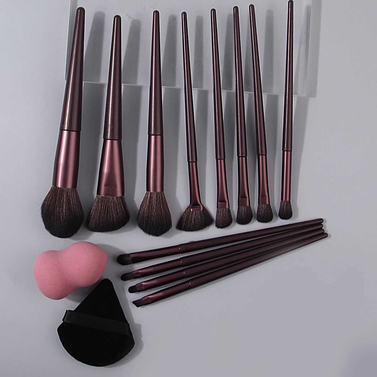 The 14PCS high-quality makeup brush set includes a multi-purpose makeup set brush and a non-clogging beauty egg powder puff Z260408