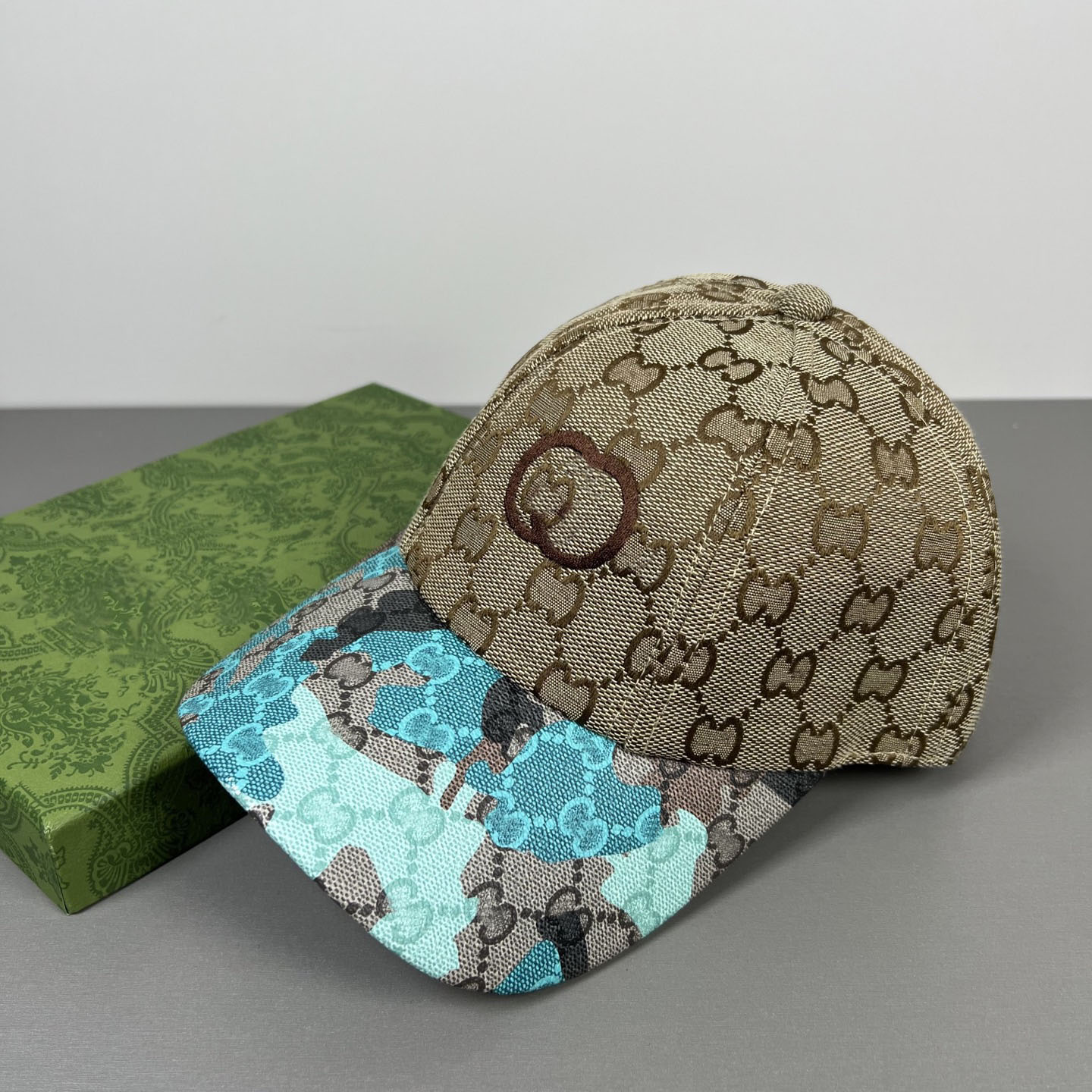 designer cap women Embroidered logo print pattern color blocking baseball caps Male and female duckbill hat Classic casual sun shading simple solid color versatile